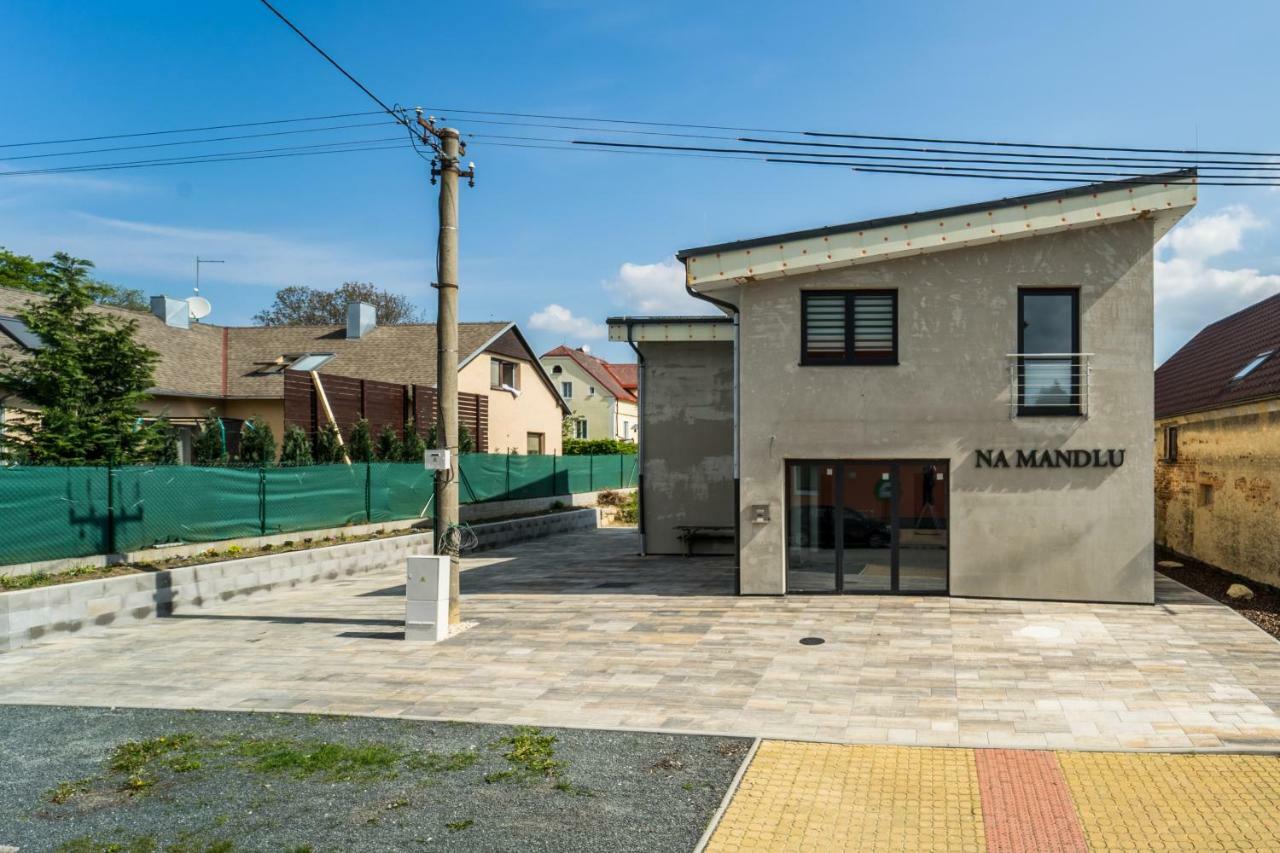 Отель Na Mandlu Drmoul Экстерьер фото